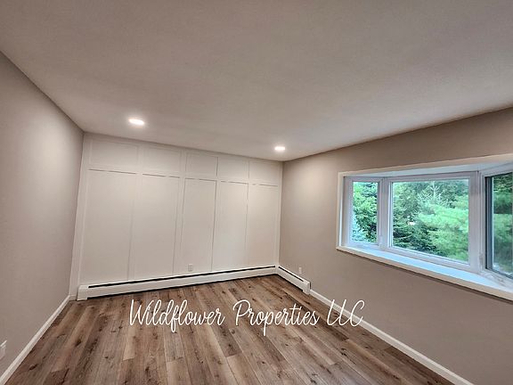 4th image of 706 S Center St #4