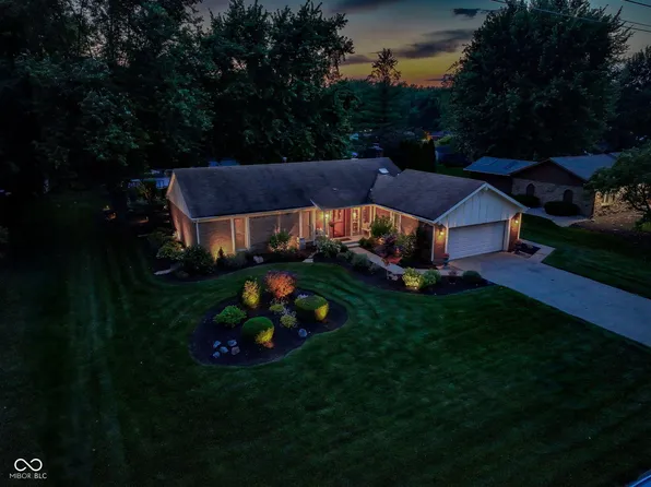 272 N Peterman Rd, Greenwood, IN 46142