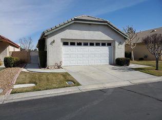 11235 Pleasant Hills Dr, Apple Valley, CA 92308