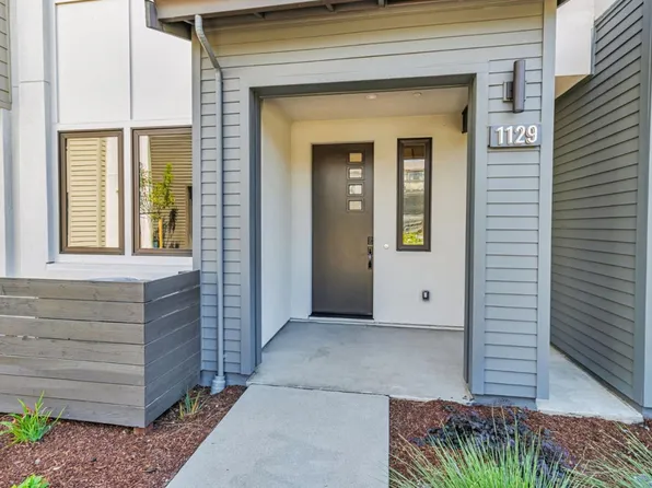 1109 Juana Ct, Palo Alto, CA 94303