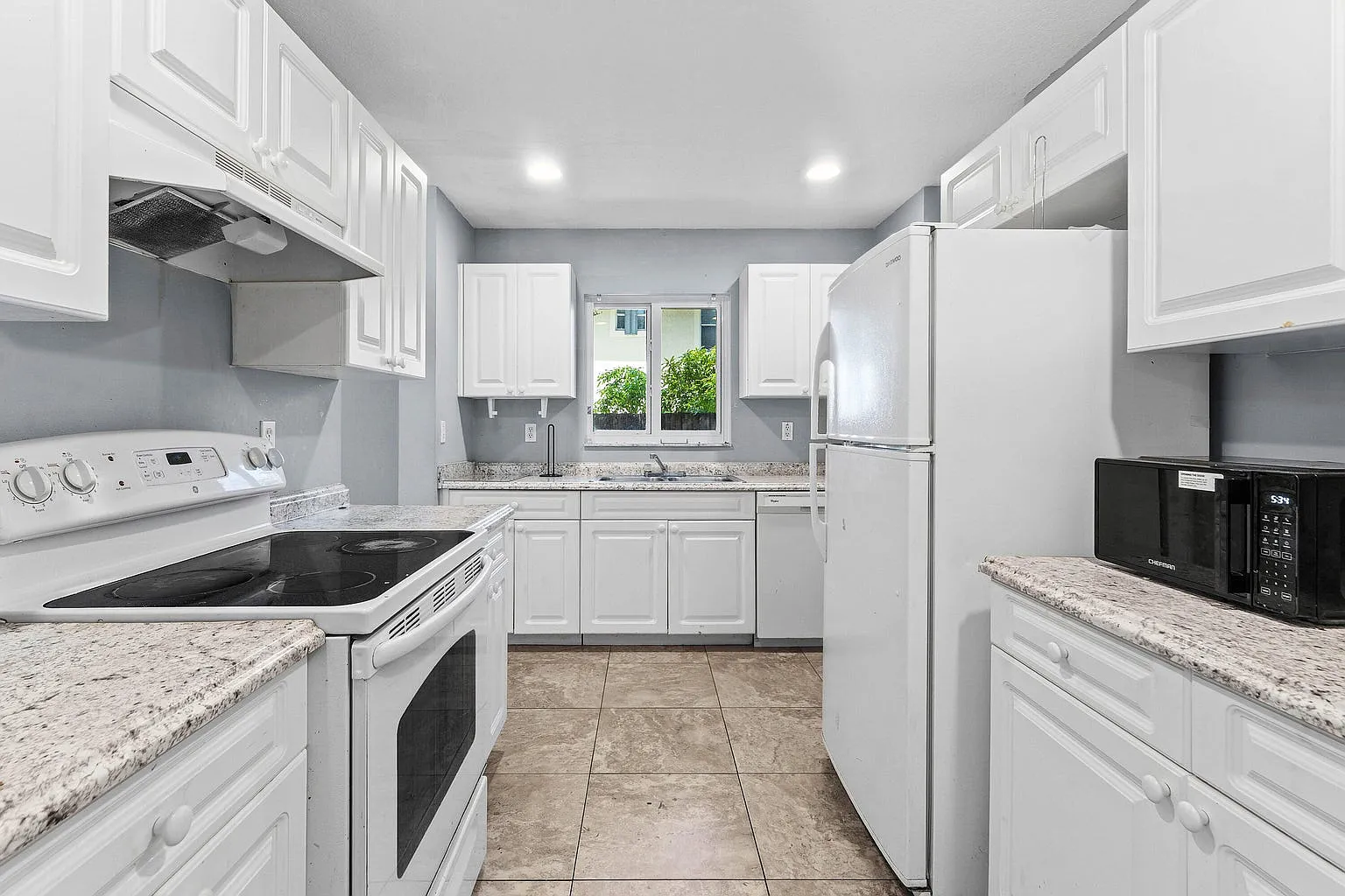 3 bed, 1458 sqft, $2,700 — Photo 3