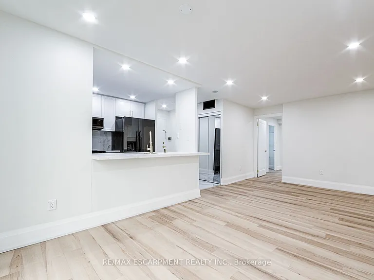 285 Enfield Pl #1603 — Photo 1