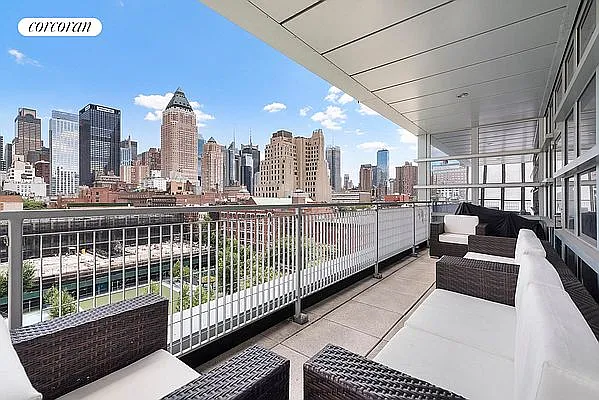 500 W 53rd St APT 7A photo 1