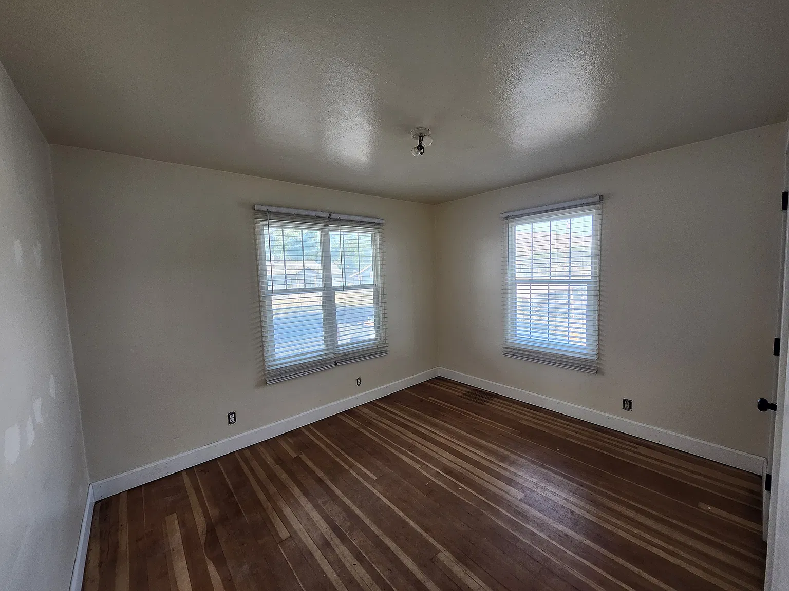 3 bed, 1600 sqft, $1,800 — Photo 4