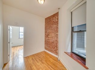 318 E 34th St #1D1, New York, NY 10016