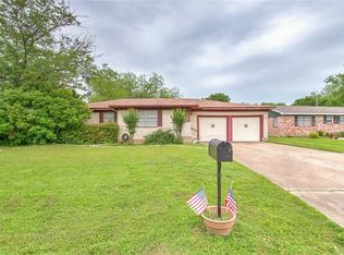 1217 Tanglewood Dr, Cleburne, TX 76033