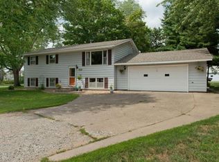 1103 Triangle Ct, Princeton, MN 55371