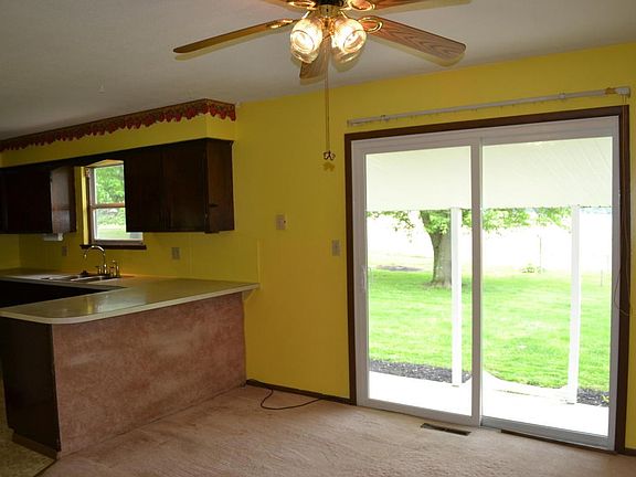 5th image of 364 Hillandale Dr NE