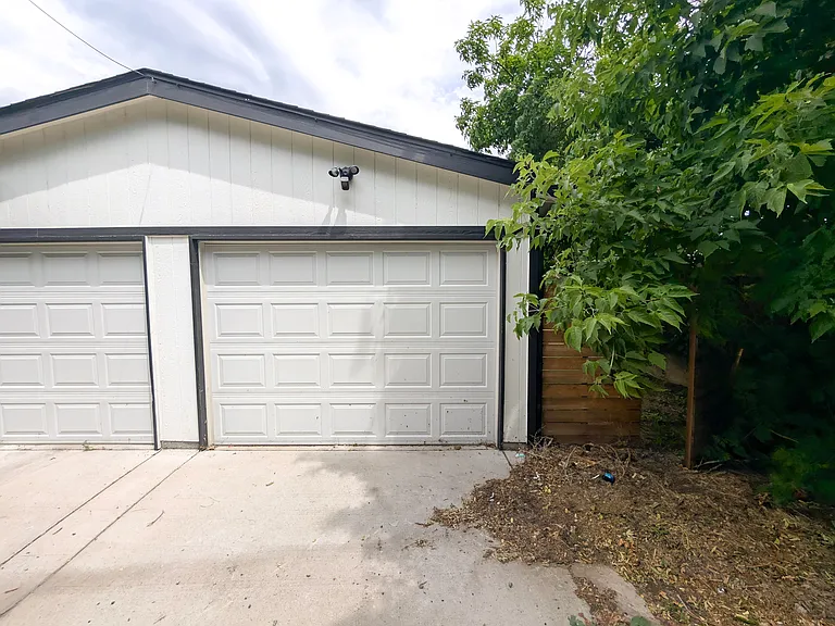 1039 Stuart St — Photo 16