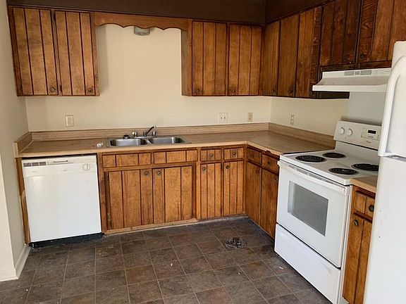 2nd image of 108 Stonecreek Dr APT A