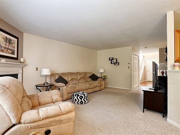 4th image of 217 Beckington Ct