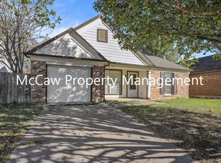 3801 Huckleberry Dr, Fort Worth, TX 76137