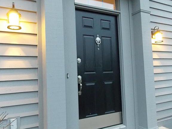 3rd image of 1027 Zodiac Ave