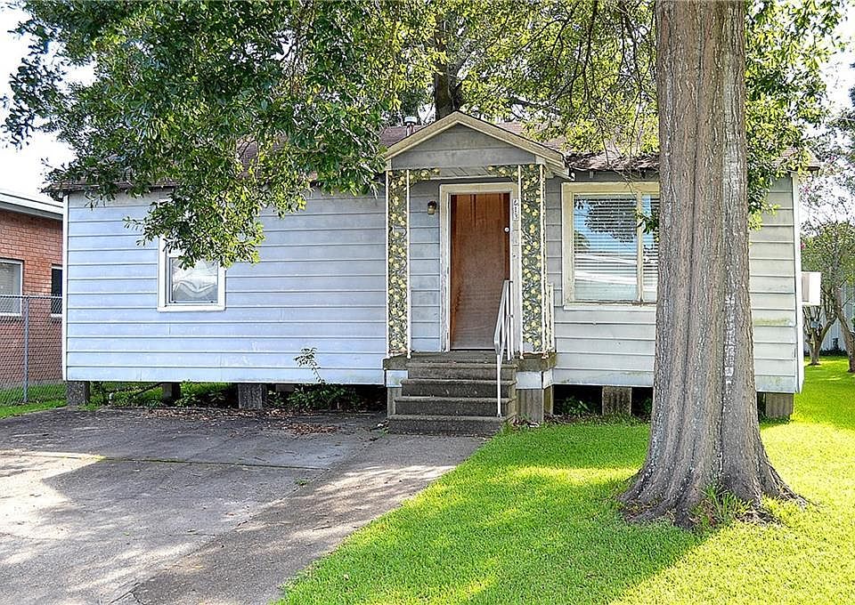 1st image of 613 1st Ave