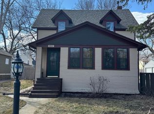 411 1st St NW, Watertown, SD 57201