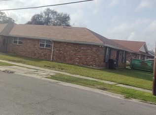 7700 Arcadia Ln, New Orleans, LA 70128
