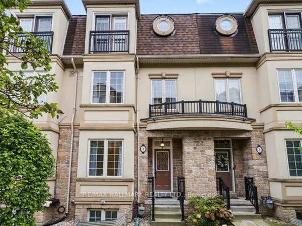 3 Flook Ln, Toronto, ON M2R 3Y5