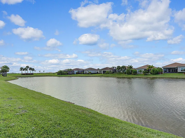 21026 SW Modena Way — Photo 34