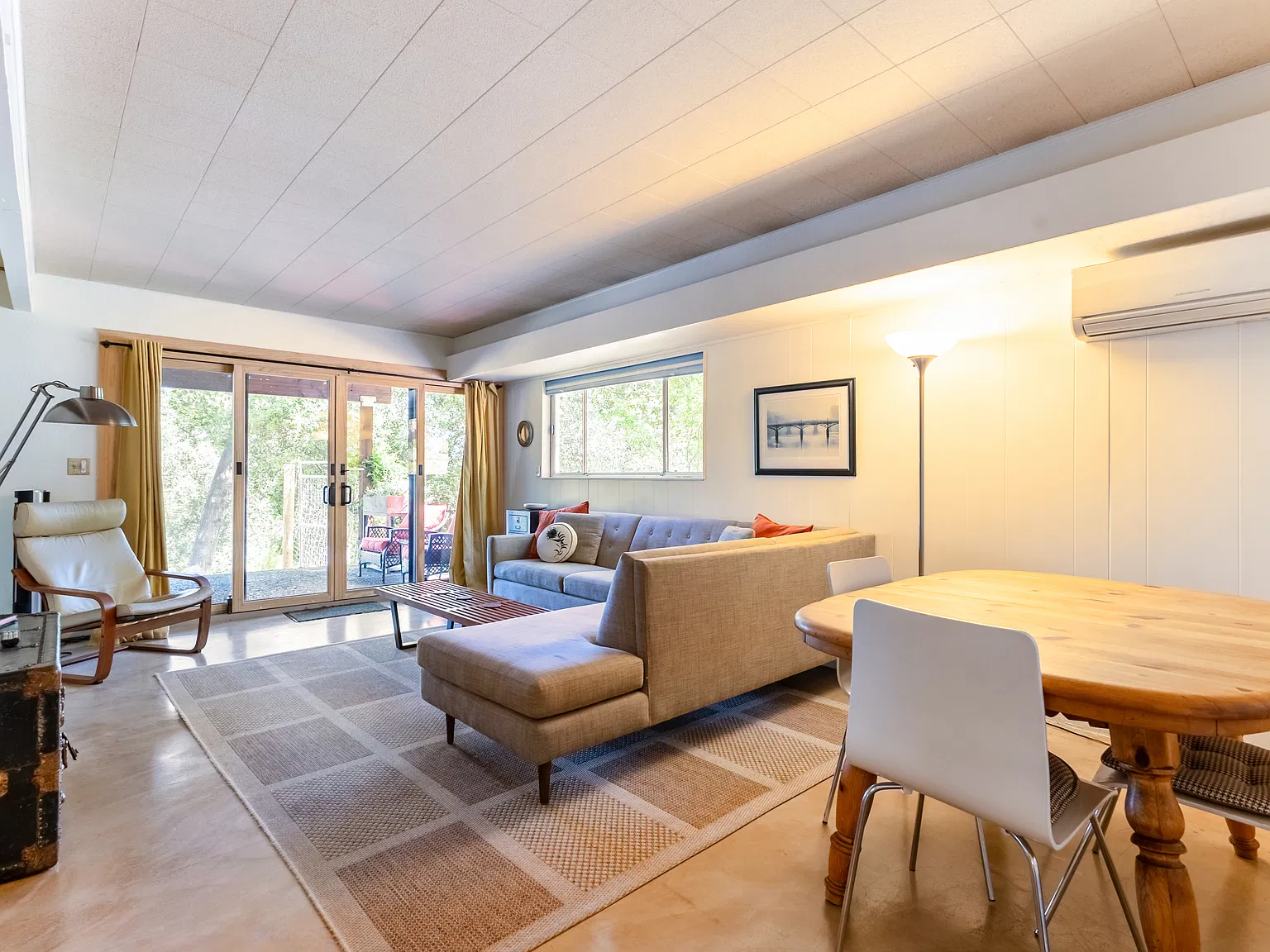 1 bed, 900 sqft, $2,400 — Photo 3