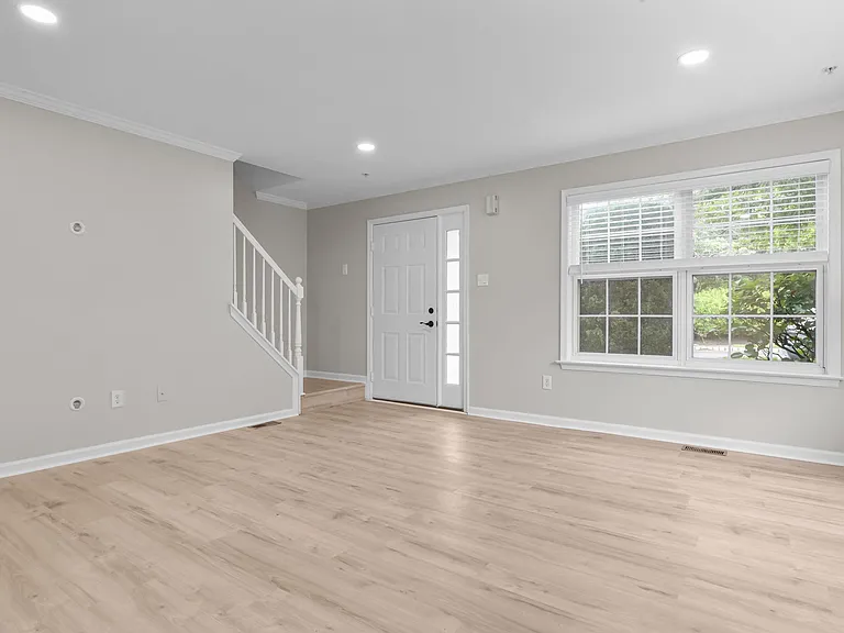 115 Goldfinch Ct #237 — Photo 5