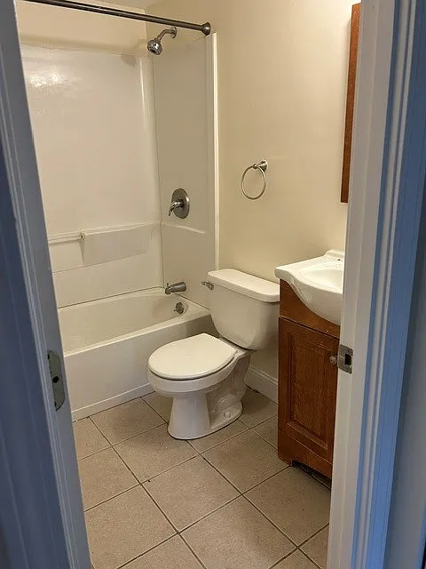 1 bed, 627 sqft, $1,800 — Photo 4