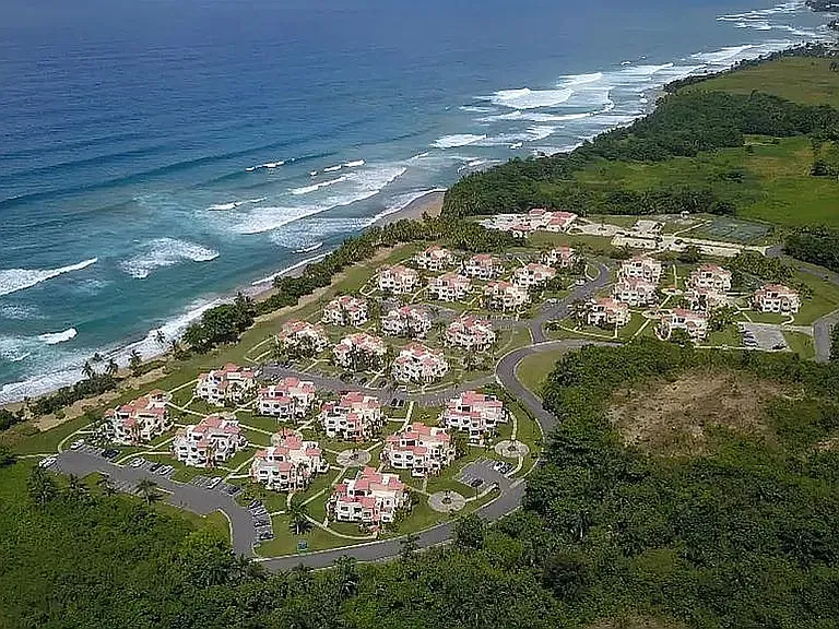 Private Community & Surf Breaks