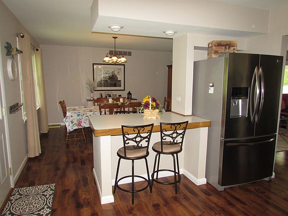4th image of 3013 W Columbia St