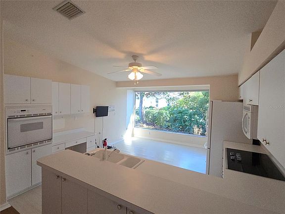 4th image of 11519 Holly Ann Dr