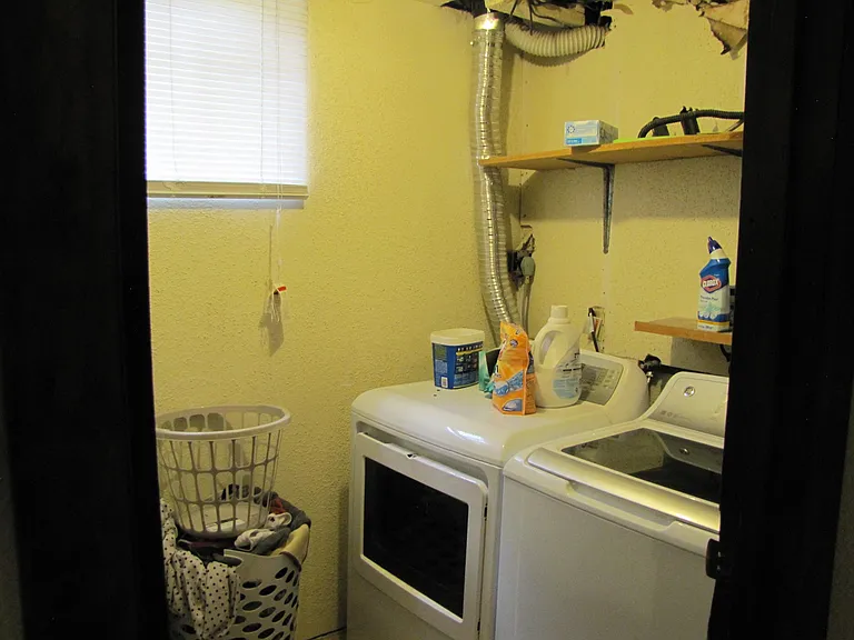 10850 Albion Dr — Photo 16