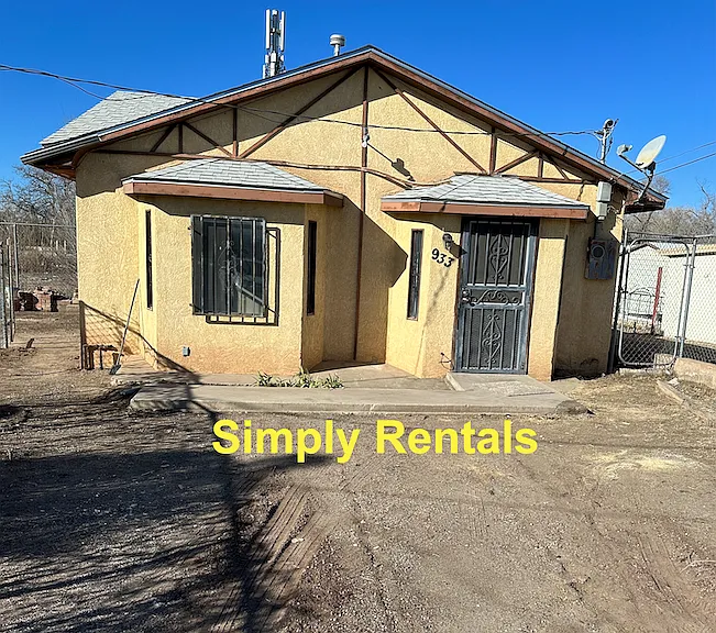 933 Goff Blvd SW #B — Photo 1