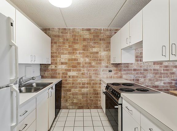 5th image of 2020 Saint Johns Ave APT 304