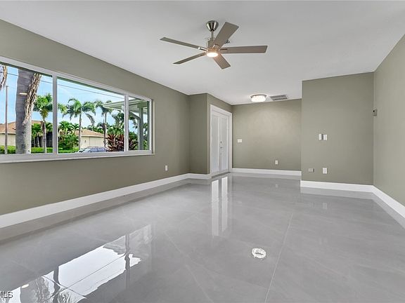 3rd image of 1004 SW 51st Ter