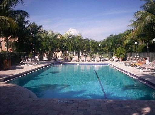 Coomunity Pool