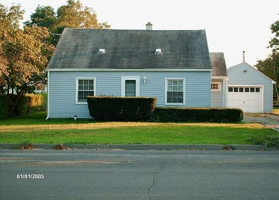 1st image of 713 Sayre St