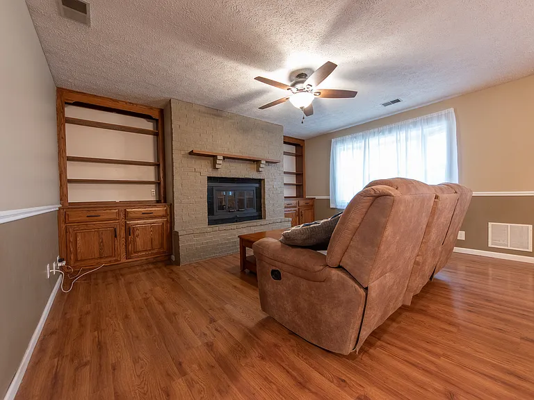 2943 Desoto Way — Photo 13