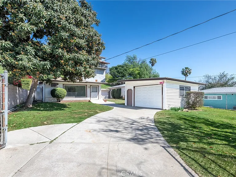 3757 York Blvd — Photo 2