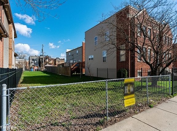 4th image of 2238 W Jackson Blvd