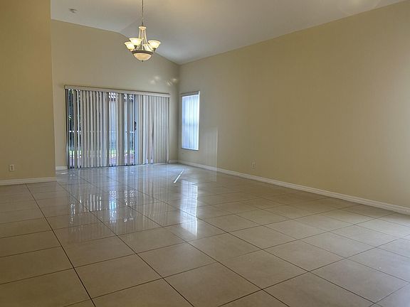 4th image of 8008 Via Hacienda Palm