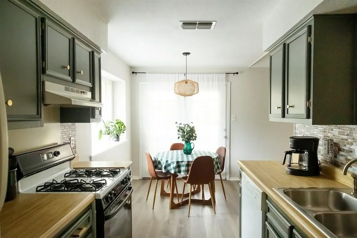 3 bed, 1156 sqft, $4,500 — Photo 1