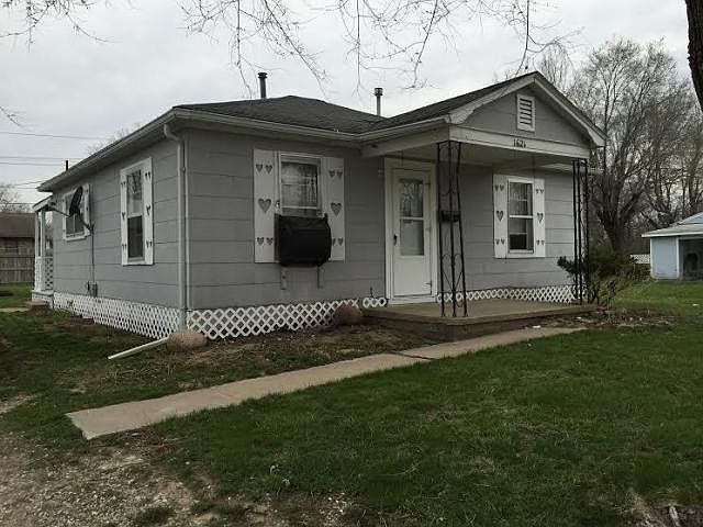 2nd image of 1621 N Clark St