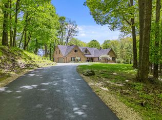 5710 Paradise Ridge St, West Bend, WI 53095