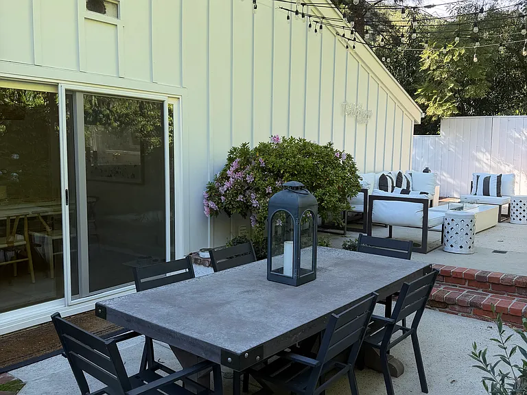 2964 Mandeville Canyon Rd — Photo 23