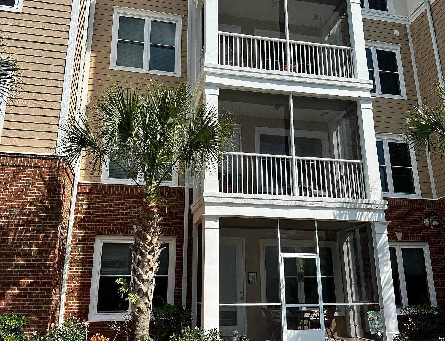 2 bed, 2.0 bath, 1126 sqft, $1,695 — Photo 1