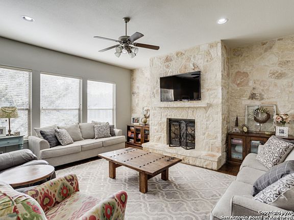 5th image of 18342 Emerald Oaks Dr