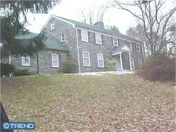 213 Avondale Rd, Wallingford, PA 19086