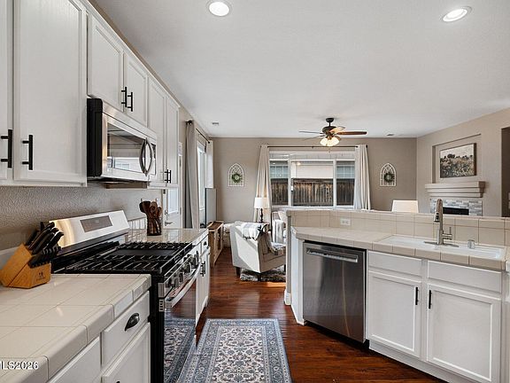 3rd image of 1704 Burwood Cir