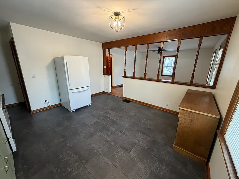 307 N Main St — Photo 8