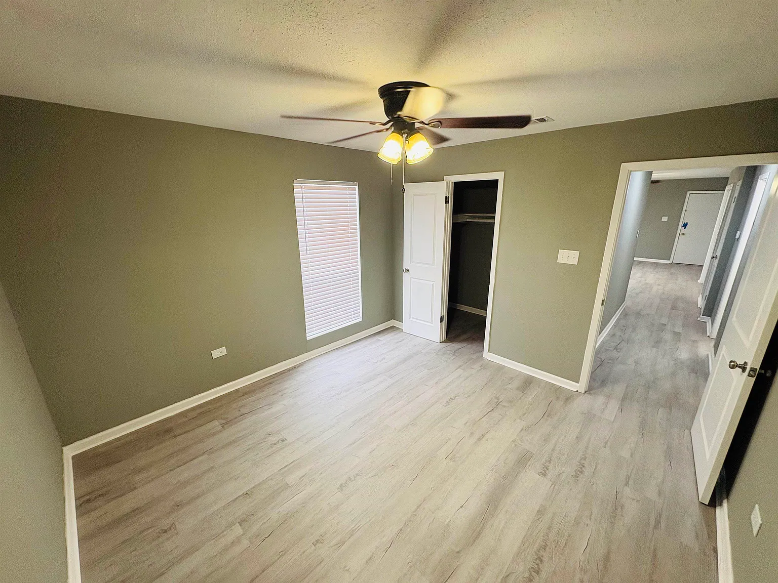 2 bed, 775 sqft, $1,200 — Photo 4