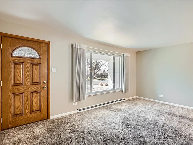 2732 S Garfield St — Photo 5
