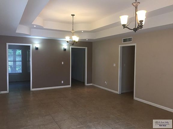 3rd image of 504 Calle Retama